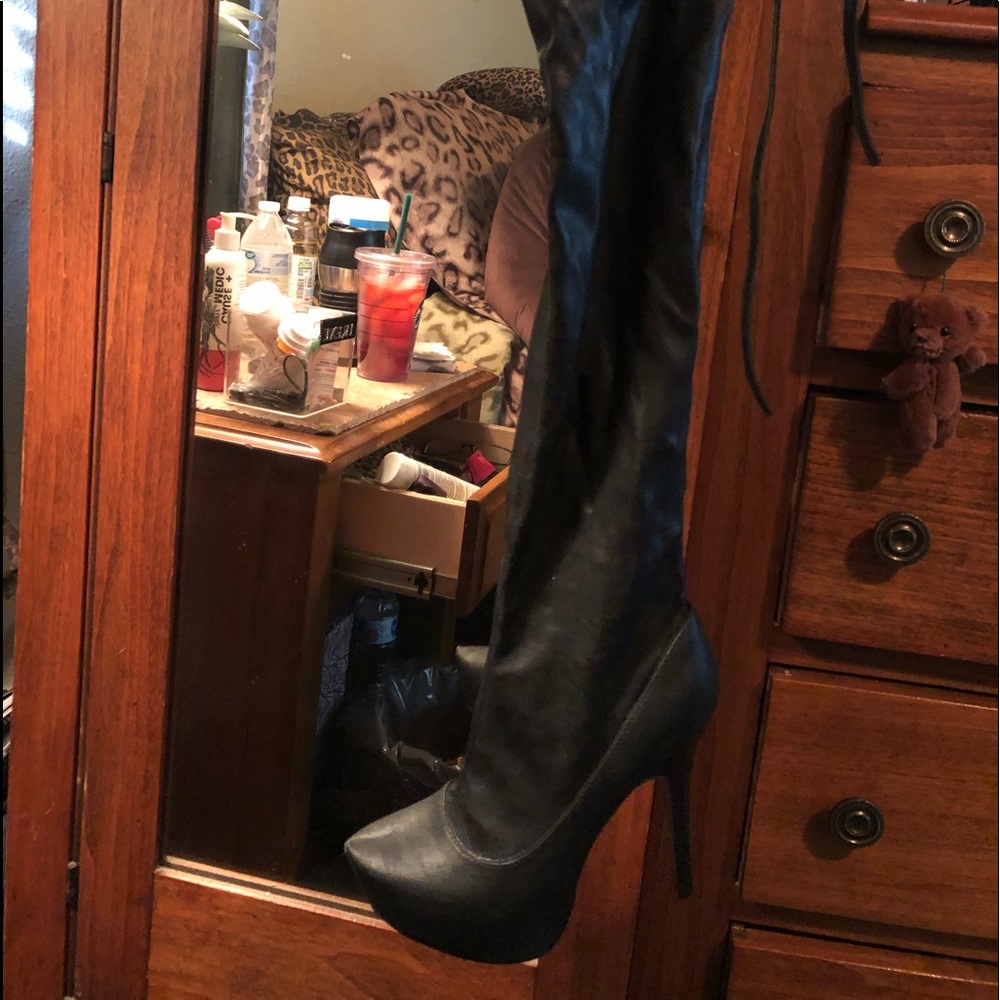 Boots - Picture 2 of 2